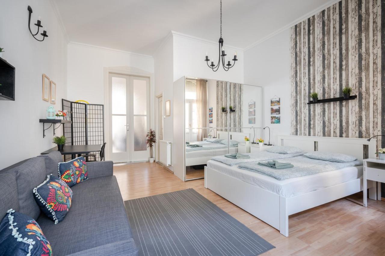 K10 - Kazinczy Street Heritage Suite - Best Location By Bqa Budapest Bagian luar foto