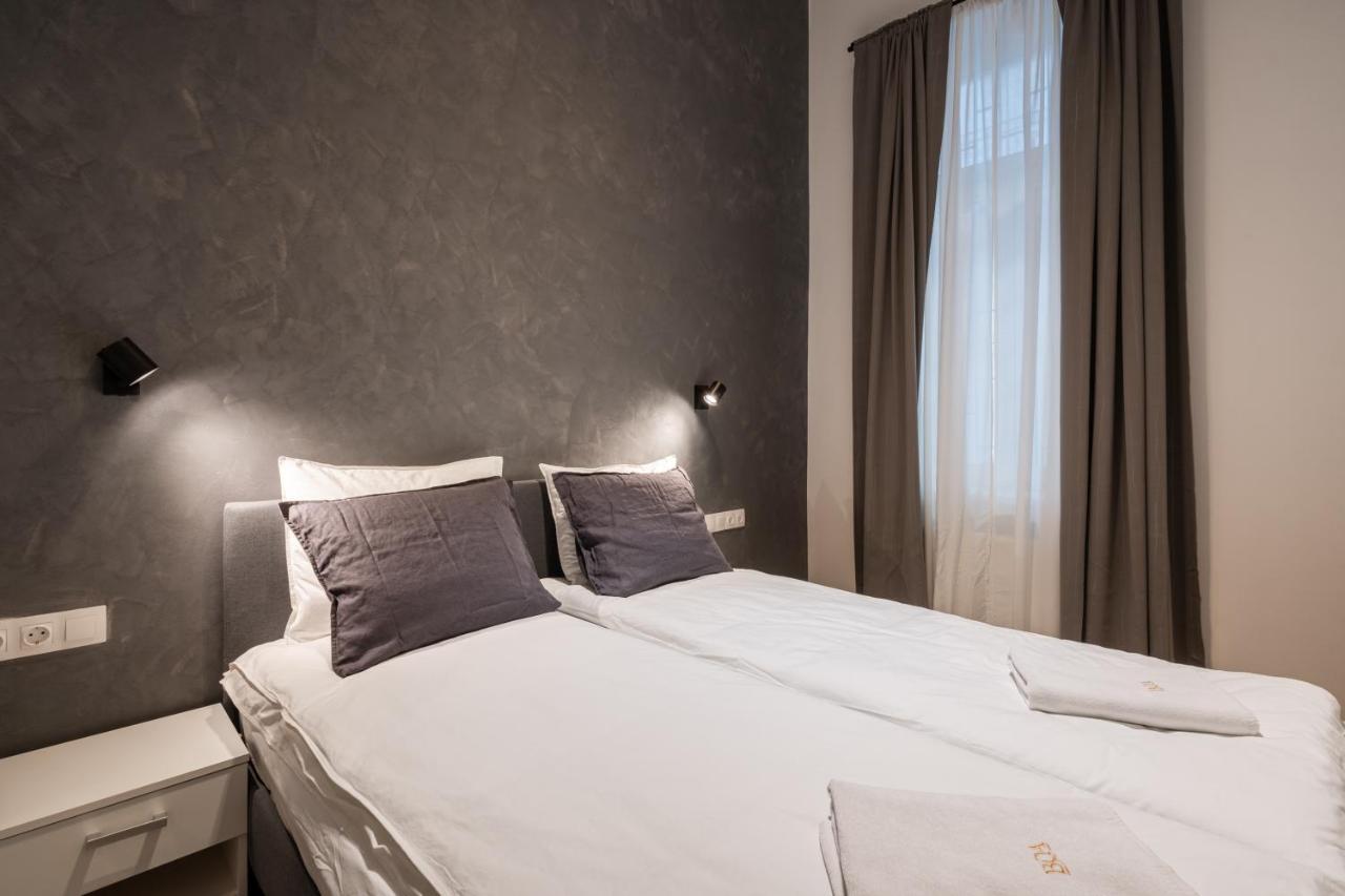 K10 - Kazinczy Street Heritage Suite - Best Location By Bqa Budapest Bagian luar foto
