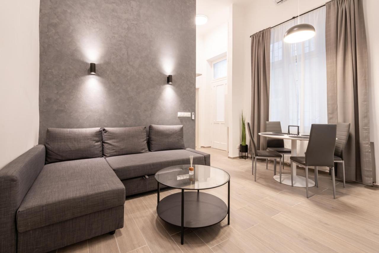 K10 - Kazinczy Street Heritage Suite - Best Location By Bqa Budapest Bagian luar foto