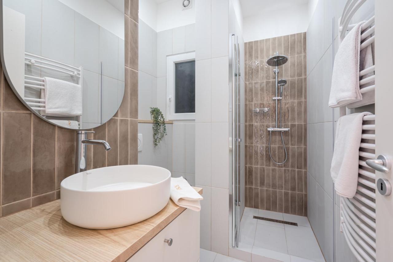 K10 - Kazinczy Street Heritage Suite - Best Location By Bqa Budapest Bagian luar foto