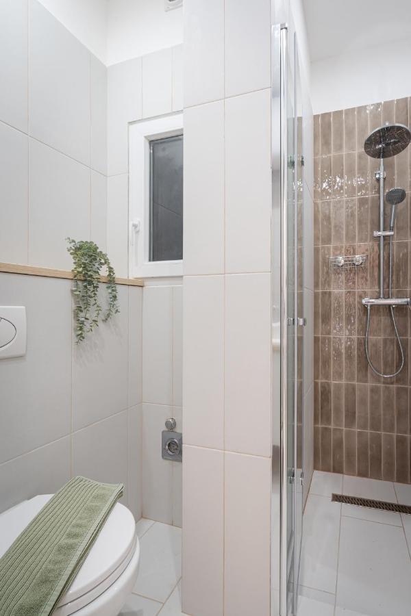 K10 - Kazinczy Street Heritage Suite - Best Location By Bqa Budapest Bagian luar foto