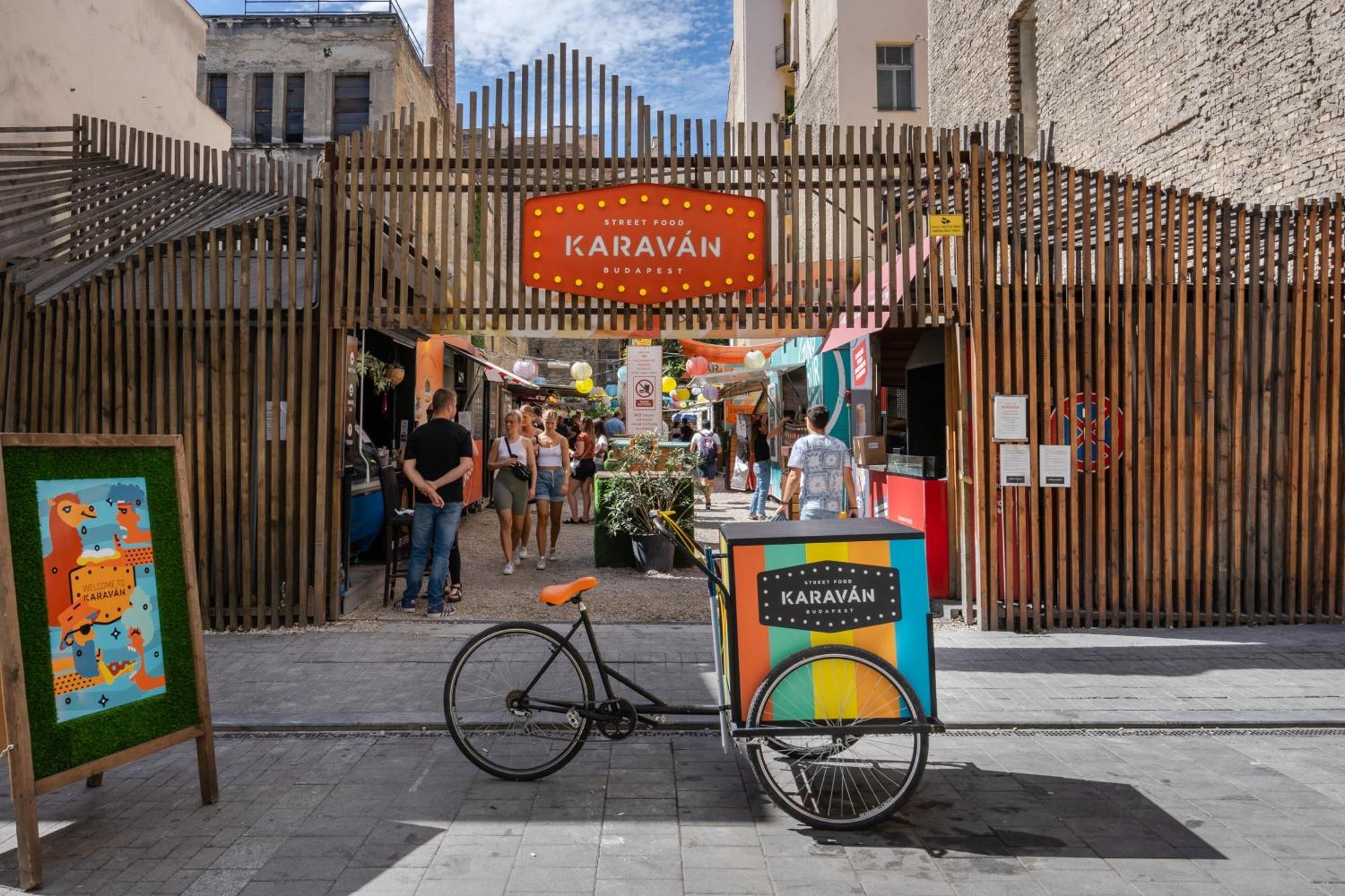 K10 - Kazinczy Street Heritage Suite - Best Location By Bqa Budapest Bagian luar foto